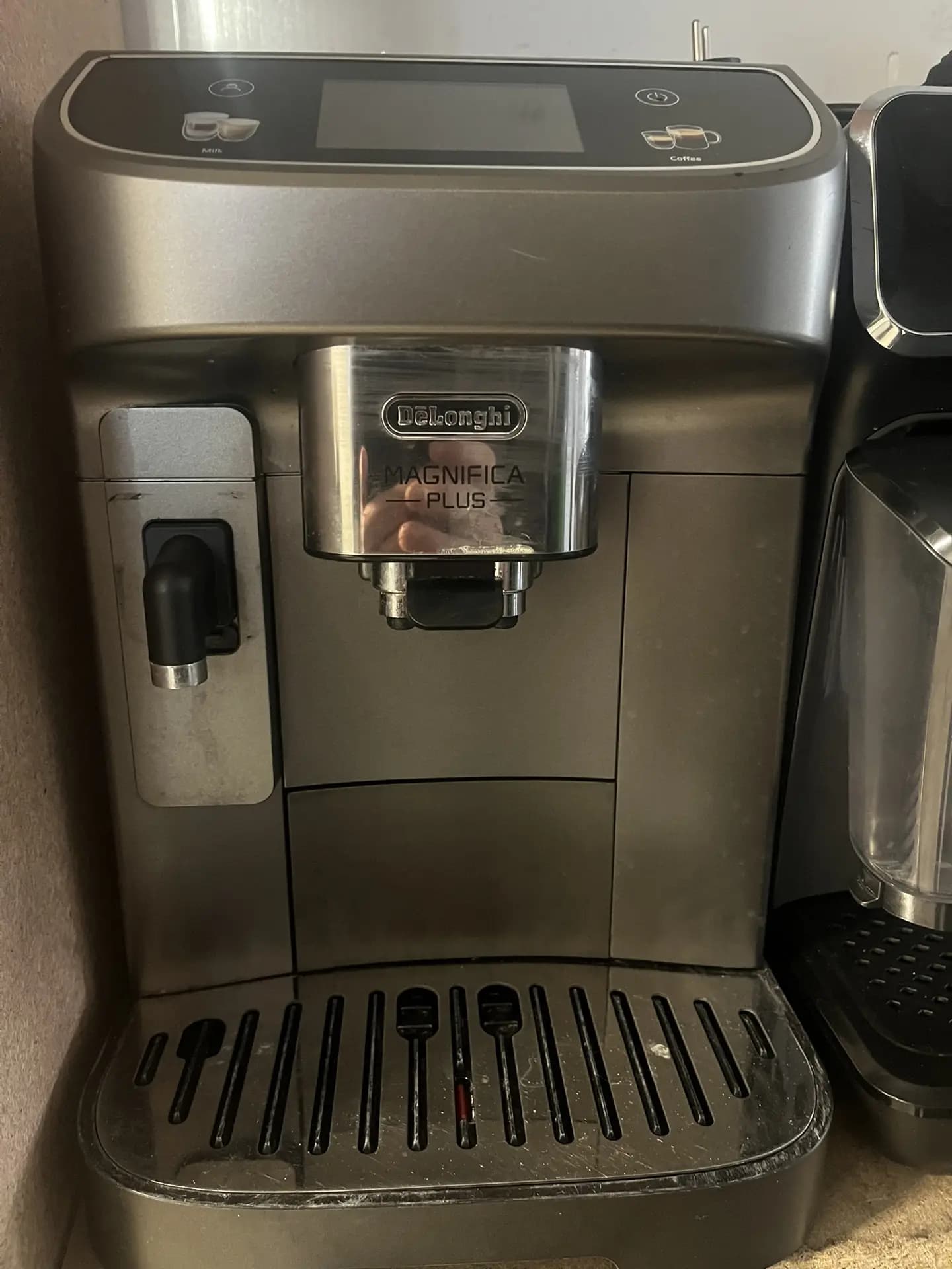 Кофемашина DeLonghi Magnifica Plus в мастерской КофеДок